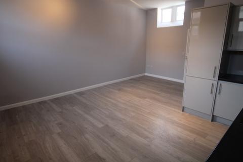 Studio to rent, Waterloo Street, Burton-On-Trent, DE14