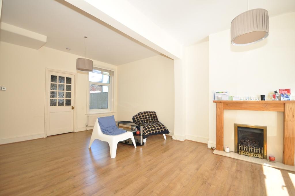 Reginald Road Southsea PO4 3 bed terraced house £1,250 pcm (£288 pw)