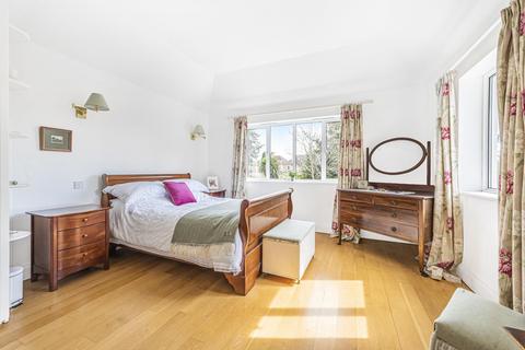 40 Ember Gardens, Thames Ditton, KT7 0LN