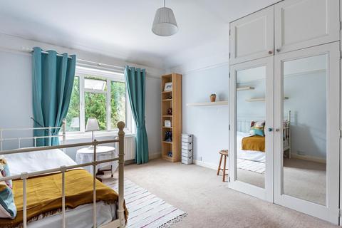 40 Ember Gardens, Thames Ditton, KT7 0LN