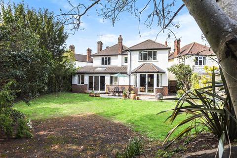 40 Ember Gardens, Thames Ditton, KT7 0LN