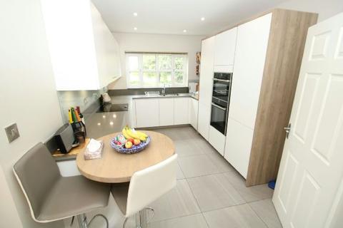 4 Riding Close, Sale, M33 2ZP