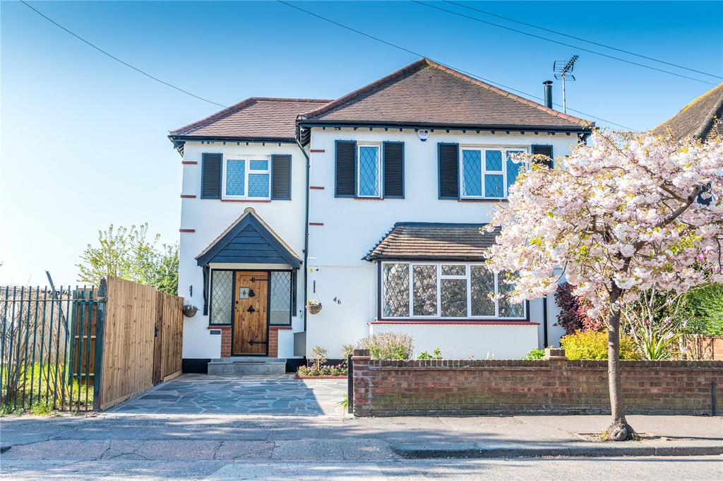 Earls Hall Avenue, SouthendonSea, SS2 5 bed detached house £750,000