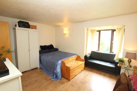 11 Pasteur Close, London, NW9 5HQ