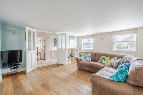 Elizabethan Cottage High Street, Hawkesbury Upton, Badminton, GL9 1AU