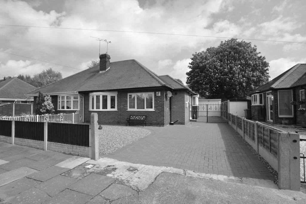 Richmond Drive, Goole 2 bed semidetached bungalow £190,000