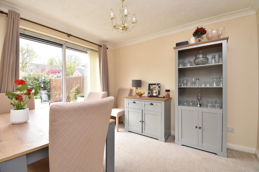 Serpentine Close, Stevenage 3 bed link detached house £425,000