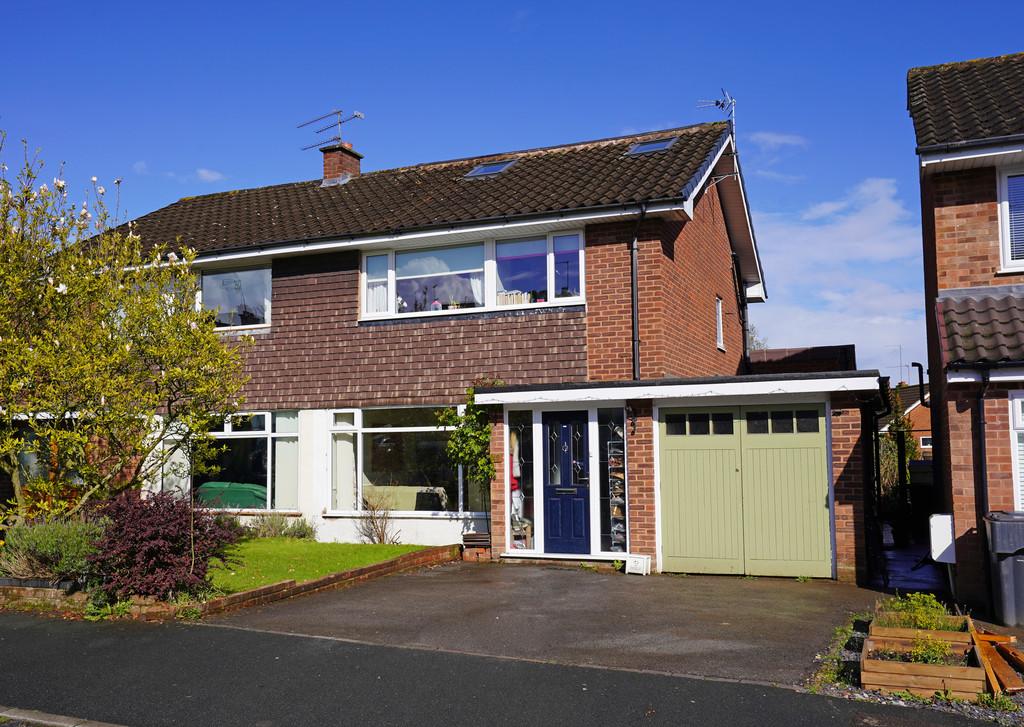 Blythesway, Alvechurch, B48 7NA 4 bed semidetached house £450,000