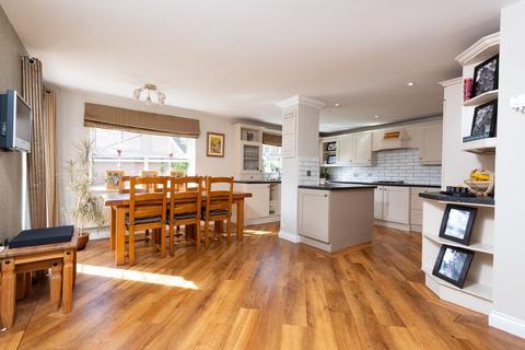 22 Creswell, Hook, RG27 9TG