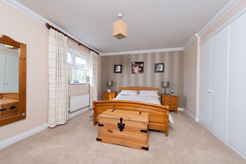 22 Creswell, Hook, RG27 9TG