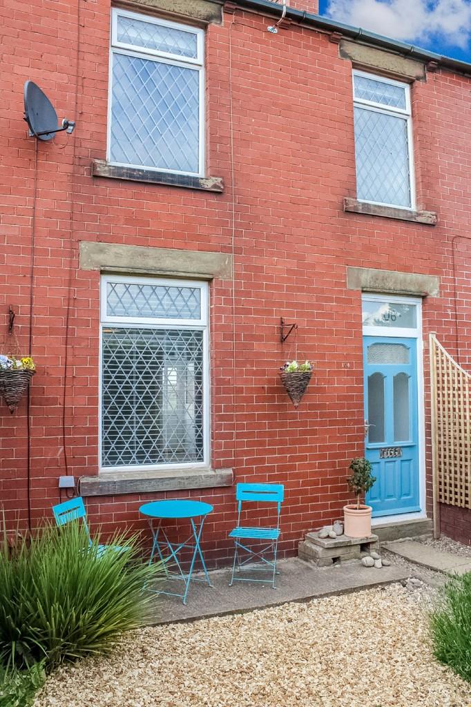 Huddersfield Road, Skelmanthorpe 3 bed terraced house £159,950