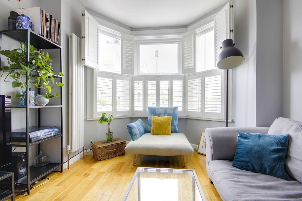 Manor Park Road, East Finchley, London N2 2 bed £500,000