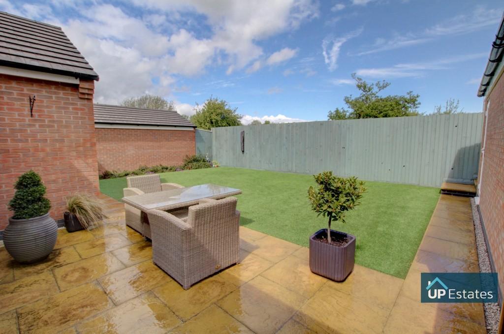 Berrington Road, Nuneaton 2 bed detached bungalow £285,000