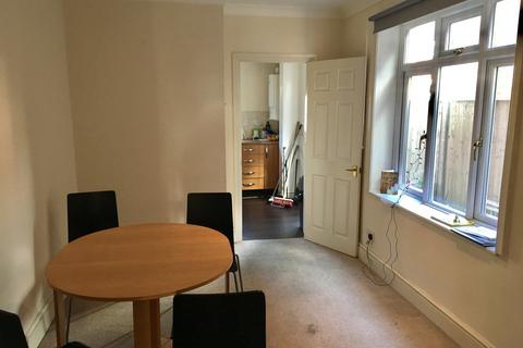 1 bedroom in a house share to rent - Wilton Road, Southampton