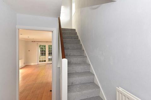 2 bedroom end of terrace house to rent, Church Mews, Knutsford