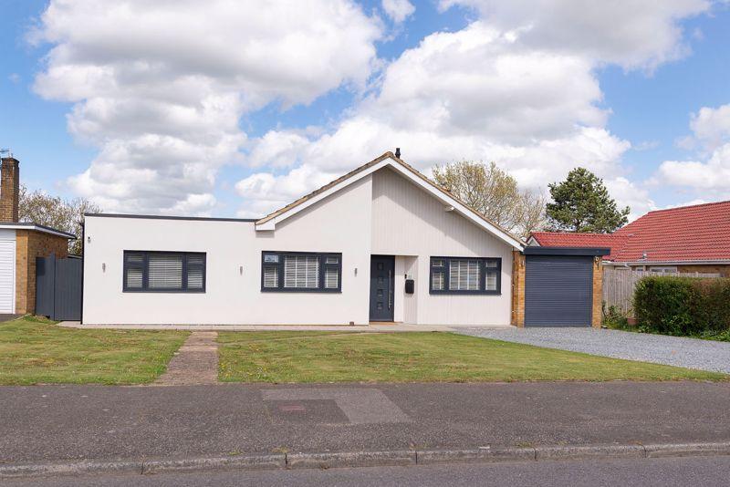 Barchester Way, Tonbridge, TN10 4HR 4 bed detached bungalow £950,000