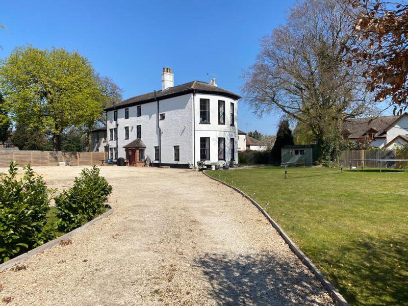 Abbotswood, Evesham 6 bed semidetached house £750,000