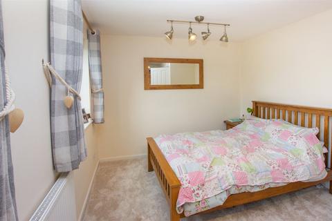 28 Painswick Close, Witney, OX28 5FX