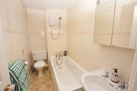 28 Painswick Close, Witney, OX28 5FX