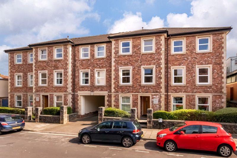 Alma Vale Road, Clifton 3 bed apartment £350,000