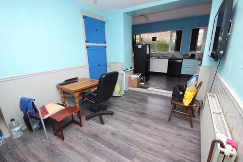 2 Beech Grove, Penmaenmawr, LL34 6HH