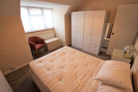 83 Arnold Road, Dagenham, RM9 6AN