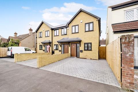 43 Birkbeck Road, Romford, RM7 0QR