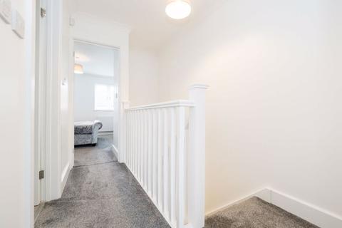 43 Birkbeck Road, Romford, RM7 0QR