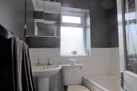 30 Nab End, Wyke, Bradford, BD12 9BD