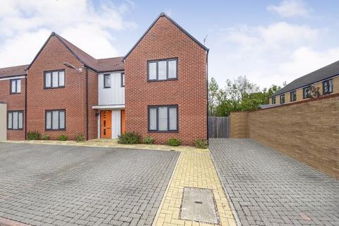 12 Sunliner Way, South Ockendon, RM15 5FS