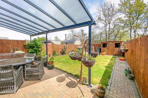 12 Sunliner Way, South Ockendon, RM15 5FS