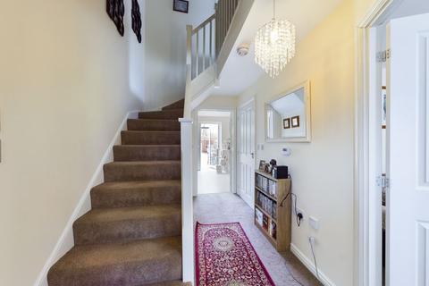 12 Sunliner Way, South Ockendon, RM15 5FS
