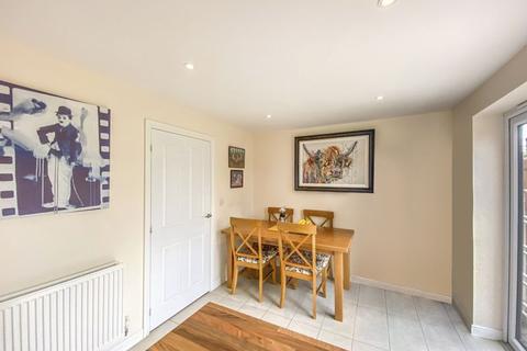 12 Sunliner Way, South Ockendon, RM15 5FS
