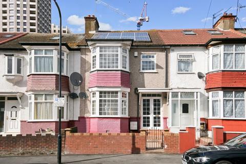 3 bedroom terraced house for sale - Rosemead Avenue, Wembley