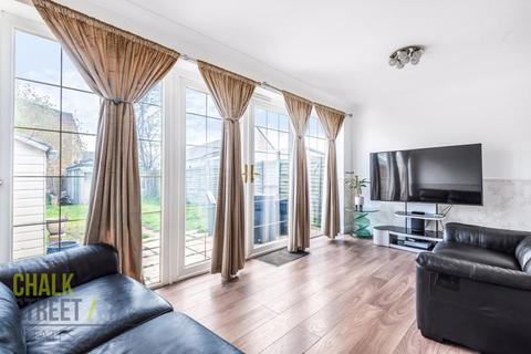 69 Waverley Crescent, Romford, RM3 8AJ