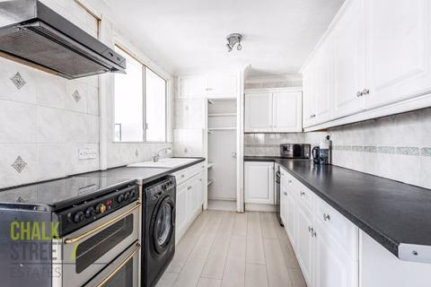 69 Waverley Crescent, Romford, RM3 8AJ
