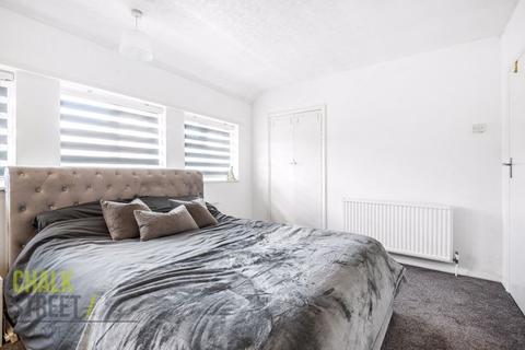 69 Waverley Crescent, Romford, RM3 8AJ