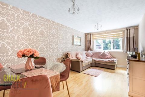 173 Latimer Drive, Hornchurch, RM12 6TN