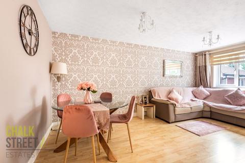 173 Latimer Drive, Hornchurch, RM12 6TN