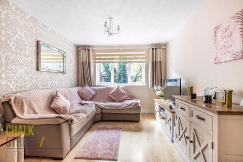 173 Latimer Drive, Hornchurch, RM12 6TN
