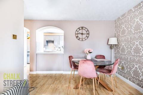 173 Latimer Drive, Hornchurch, RM12 6TN