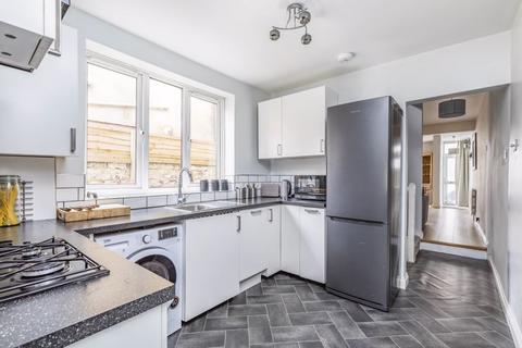 3 bedroom terraced house to rent, Cleveland Road, Southsea