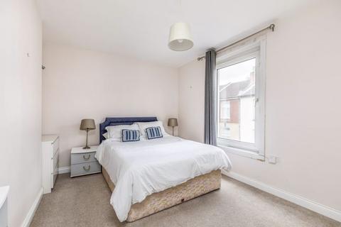 3 bedroom terraced house to rent, Cleveland Road, Southsea