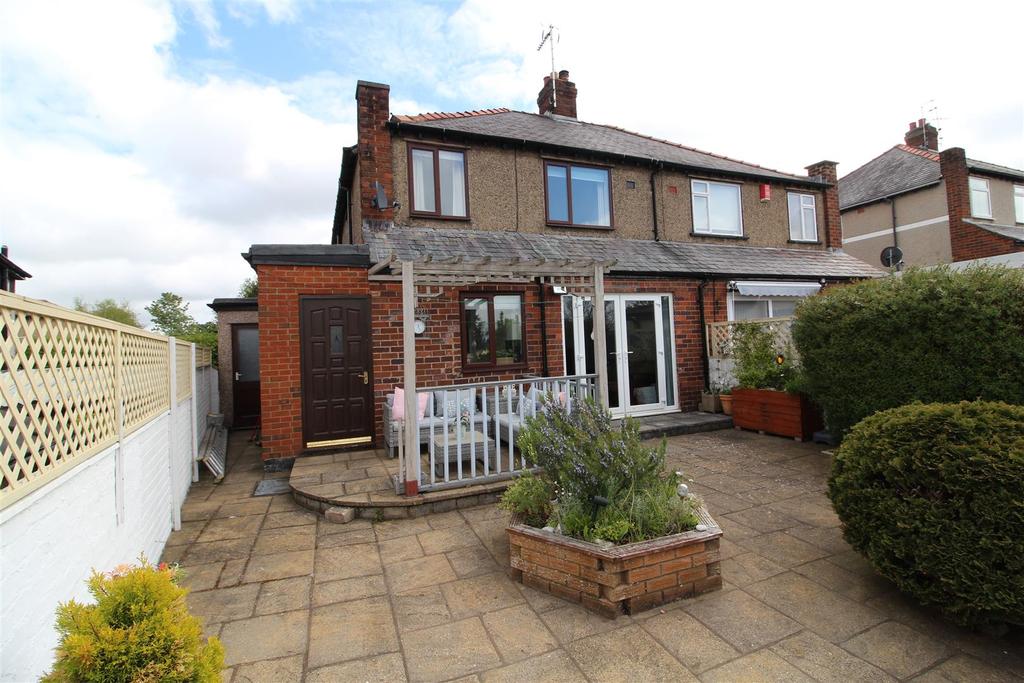 Sandway Road, Wrexham 3 bed semidetached house £240,000