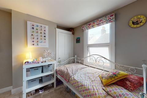 33 Ada Road, Canterbury, CT1 3TS