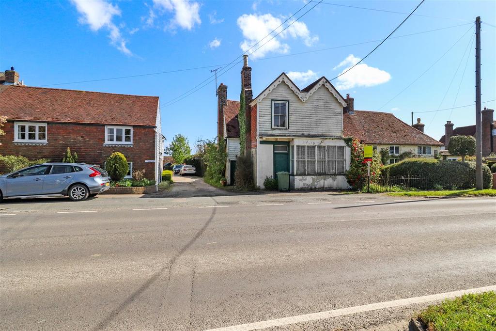 Boreham Hill, Boreham Street, Hailsham 3 bed semidetached house £400,000