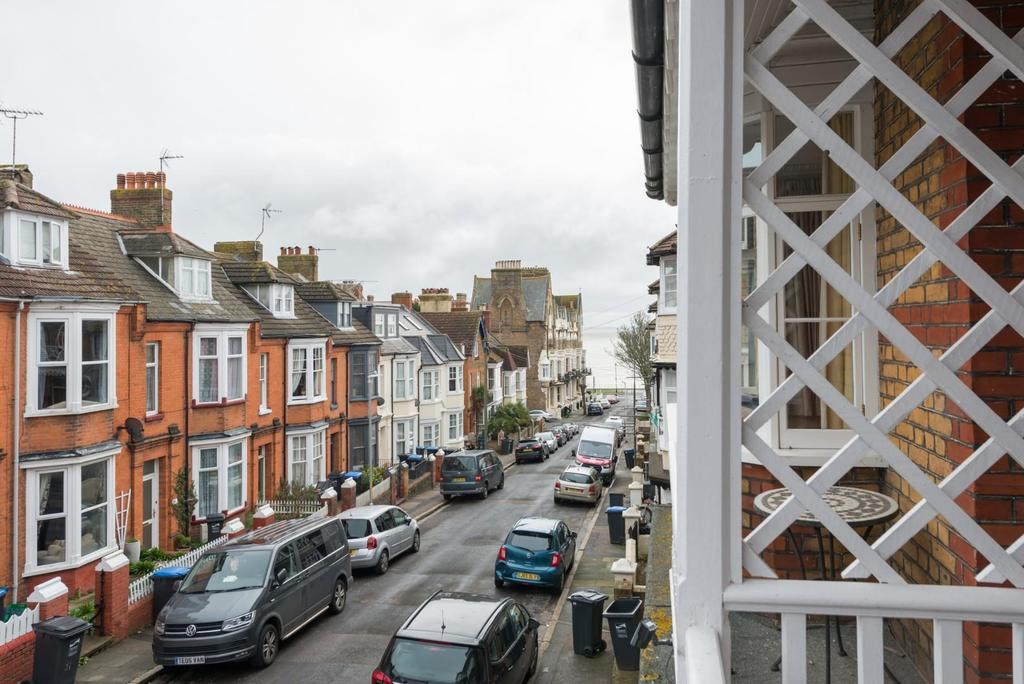 Albert Road, Ramsgate 2 bed flat £750 pcm (£173 pw)