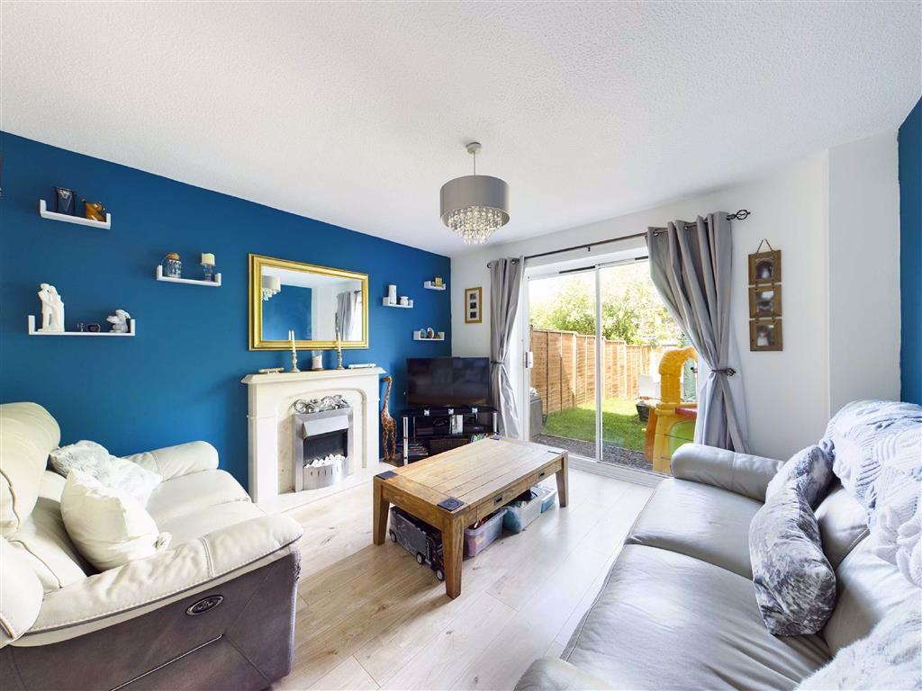 Raleigh Close, Churchdown 2 bed terraced house £185,000