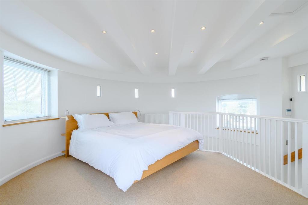 8461713-interior03.jpg