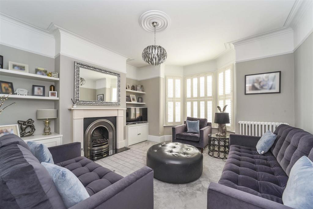 Heath Gardens, Twickenham 4 bed semidetached house £1,375,000
